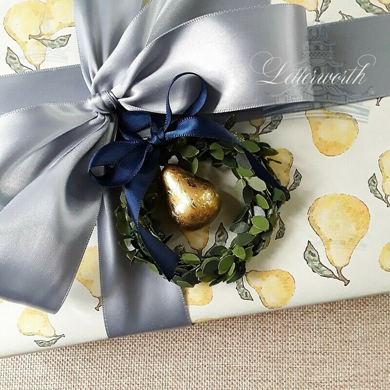 Handcrafted Wreath with Gilded Pear Gift Toppers/Ornaments (Set of 6)