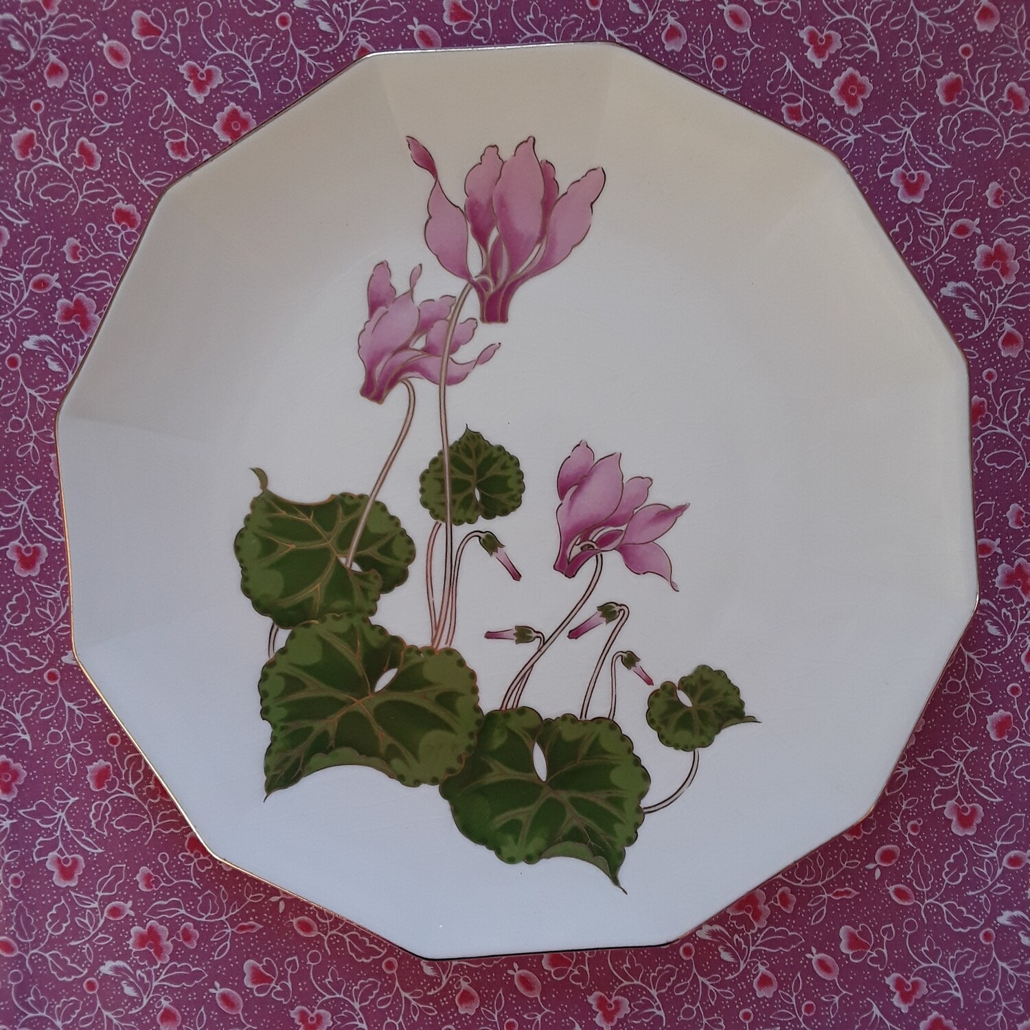 Vintage Otagiri &quot;Cyclamen&quot; Porcelain Plates (Set of 4)