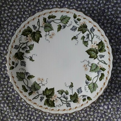 Vintage Andrea by Sadek Footed Cake Plate