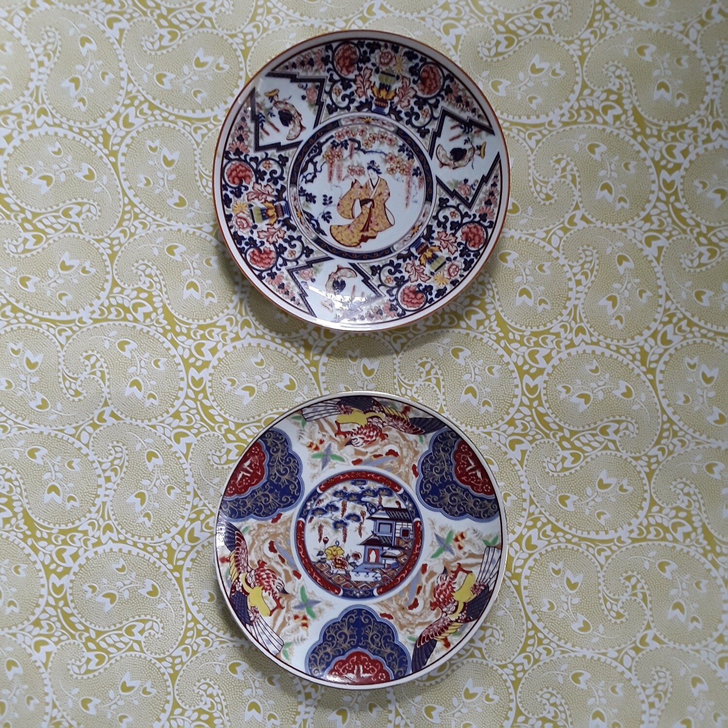 Set of 2 Vintage Imari Style Decorative Wall Plates