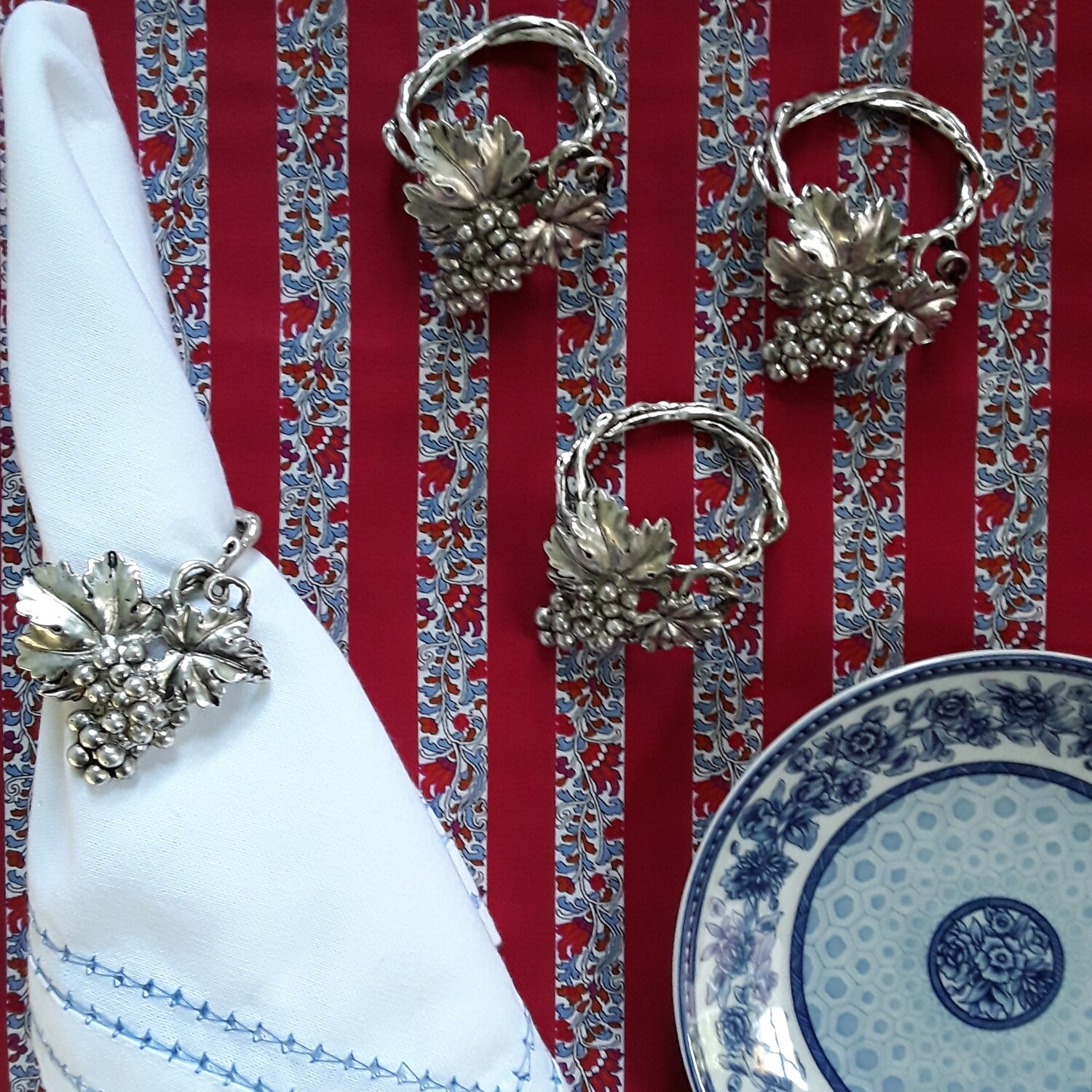 Vintage Arthur Court Cast Aluminum Grape Napkin Rings (set of 4)