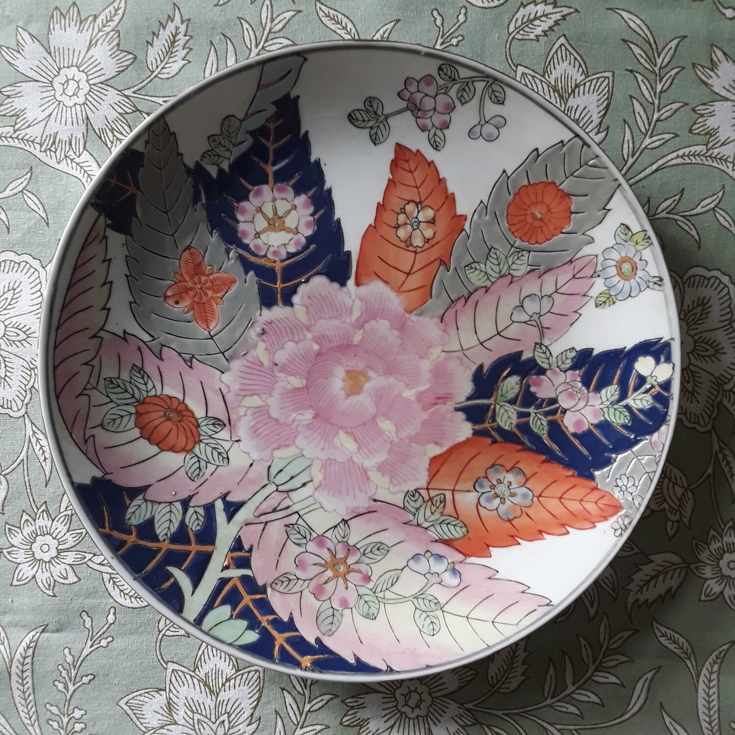 Vintage Tobacco Leaf Decorative Macau Porcelain Plate