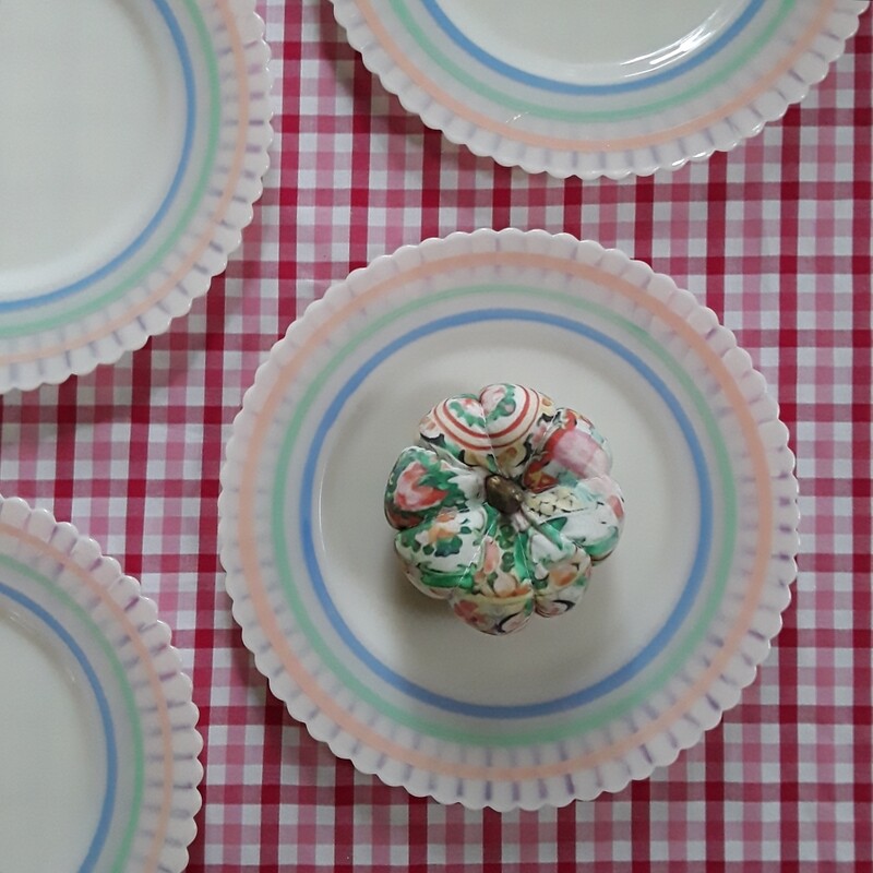 Vintage MacBeth-Evans Petalware Monax Pastel 8&quot; Luncheon Plates (Set of 4)