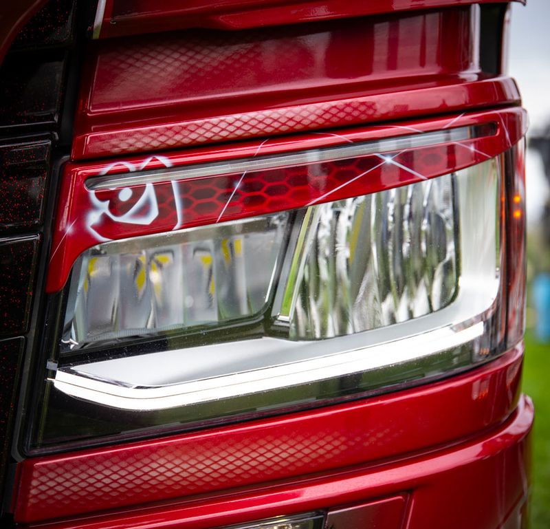 Scheinwerferblende für Scania NG