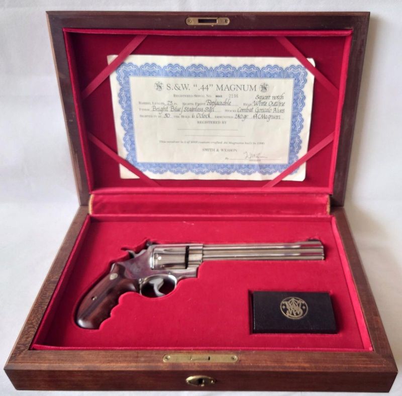 Deactivated Smith & Wesson 629 Magna Classic .44mag Revolver