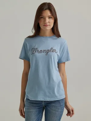 WOMEN'S WRANGLER ROPE LOGO REG FIT TEE IN ASHLEY BLUE HEATHER WOMEN'S WRANGLER ROPE LOGO REG FIT TEE IN ASHLEY BLUE HEATHER