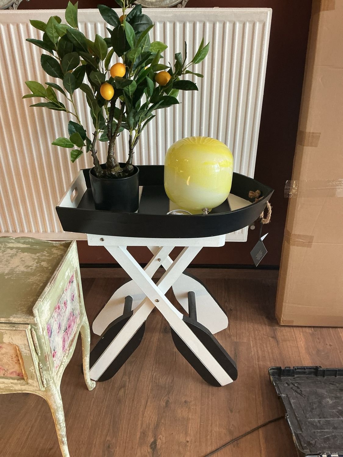 60803 Bijzettafel boot zwart/wit