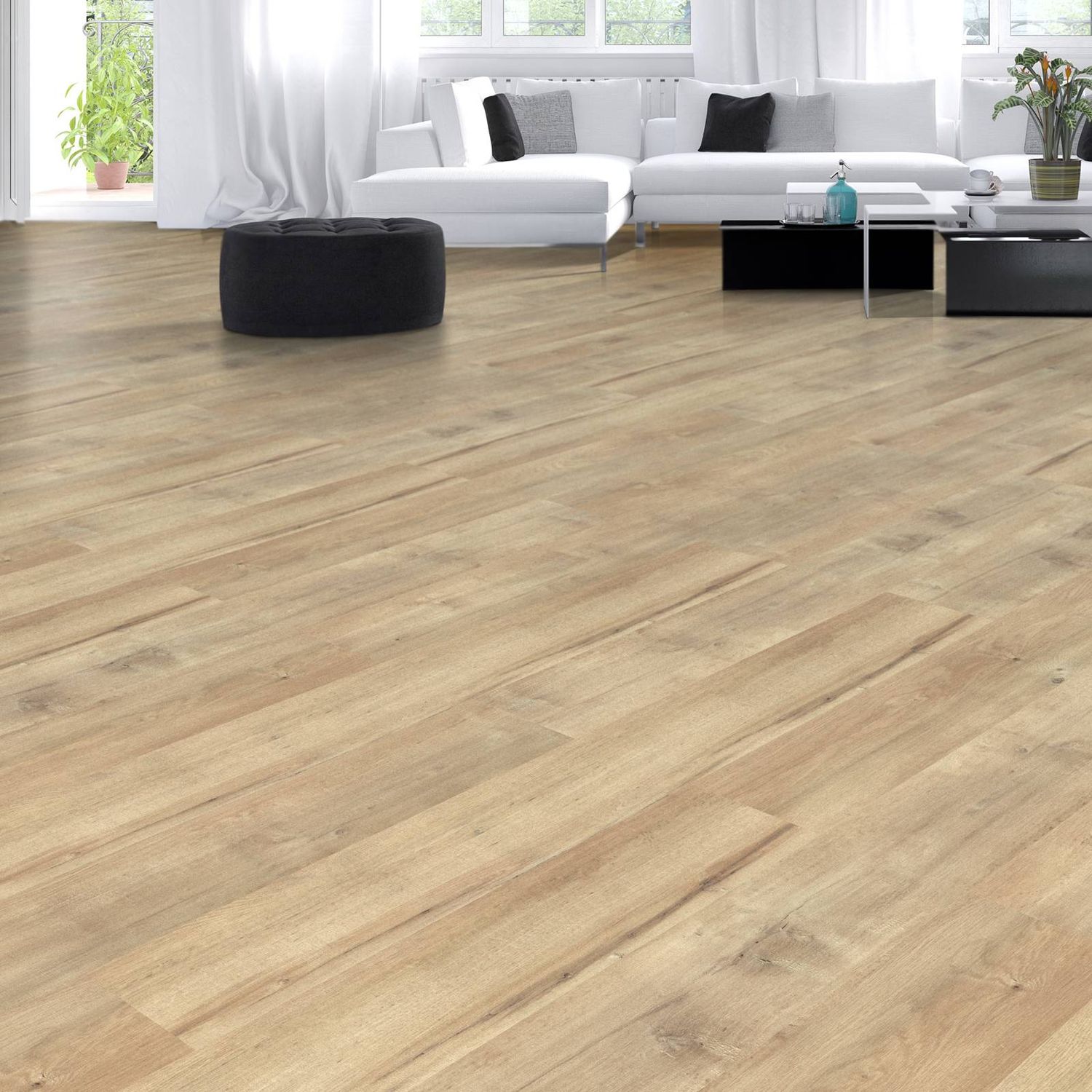 Klick-Vinyl in hellbraun mit rustikaler Holzoptik in einem Wohnzimmer. Reed