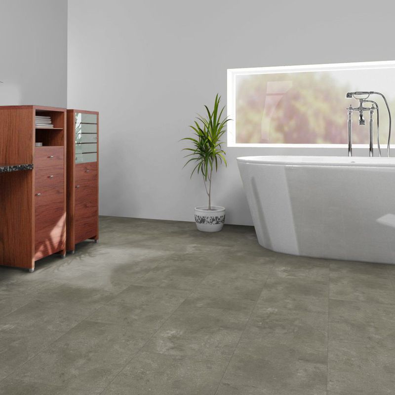 Klick-Vinyl in leicht aufghellter Betonoptik in einem Badezimmer. Authentic Beton Hell