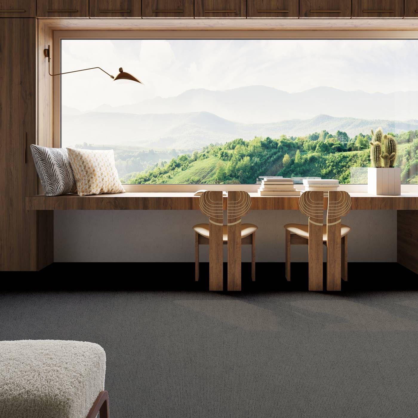 Raumbild eines Teppichbodens in Schwarz in einem minimalistischen Raum mit Holzmöbeln und großem Fe…