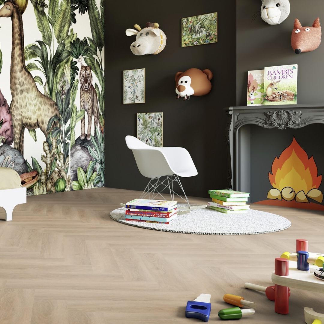 Klebe-Vinyl in Holzoptik im Fischgrät-Format in einem Kinderzimmer