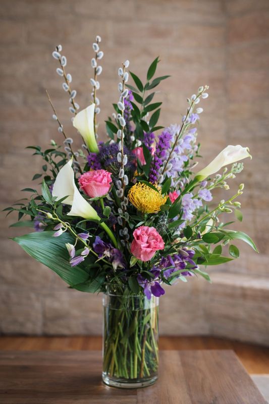 Dels™ – Textural Calla Lily &amp; Garden-Style Luxury Arrangement