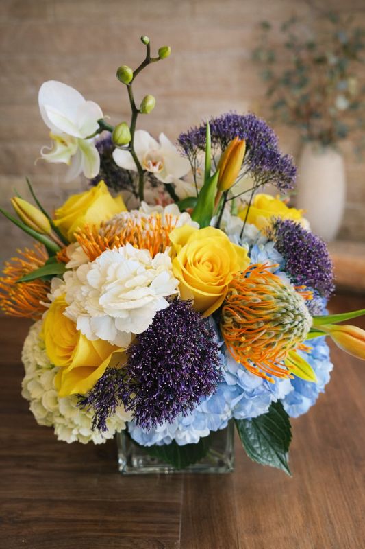 Moët™ – Vibrant Garden Luxe Floral Arrangement