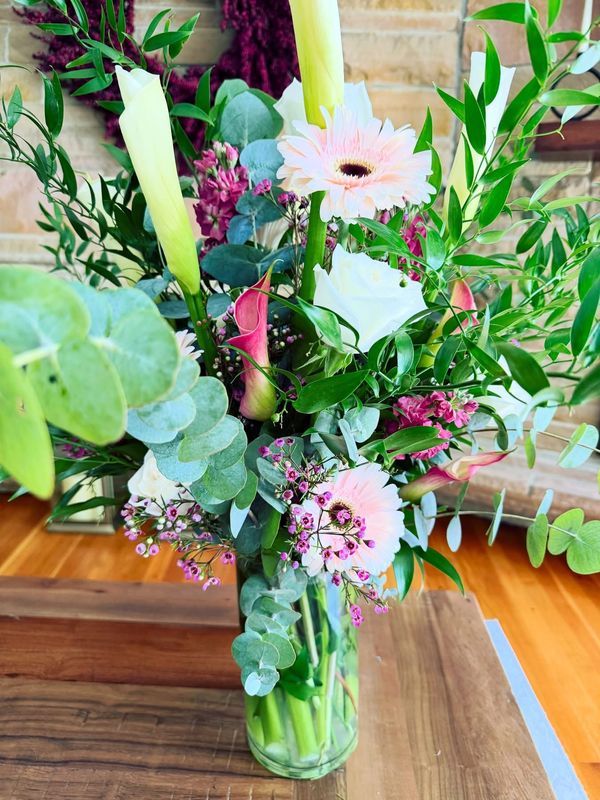 Grace™ – Timeless Garden Arrangement