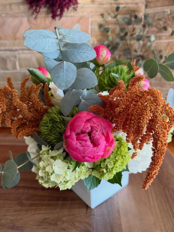 Lilith™ – Luxury Floral Arrangement