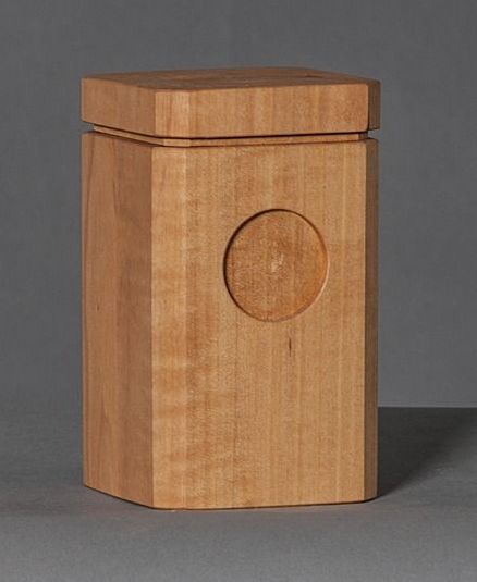 GEDENK URNE BIRNENBAUM