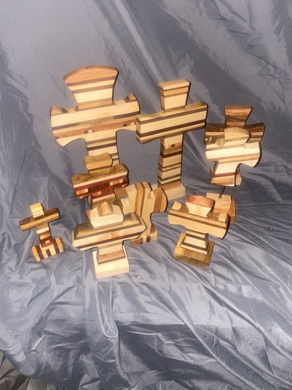 MED wood art cross