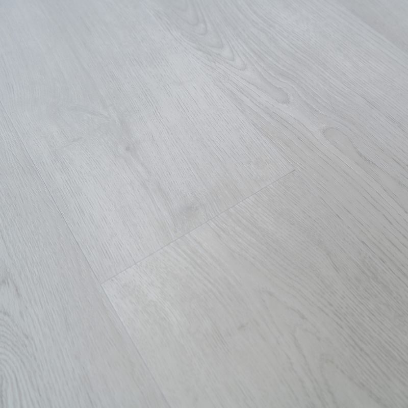 mont pelvoux 1220*180*5,5+1mm. 2,20m2/pak. 49,95euro/m2
