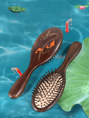 Brosse à cheveux en Ebène (carpe)