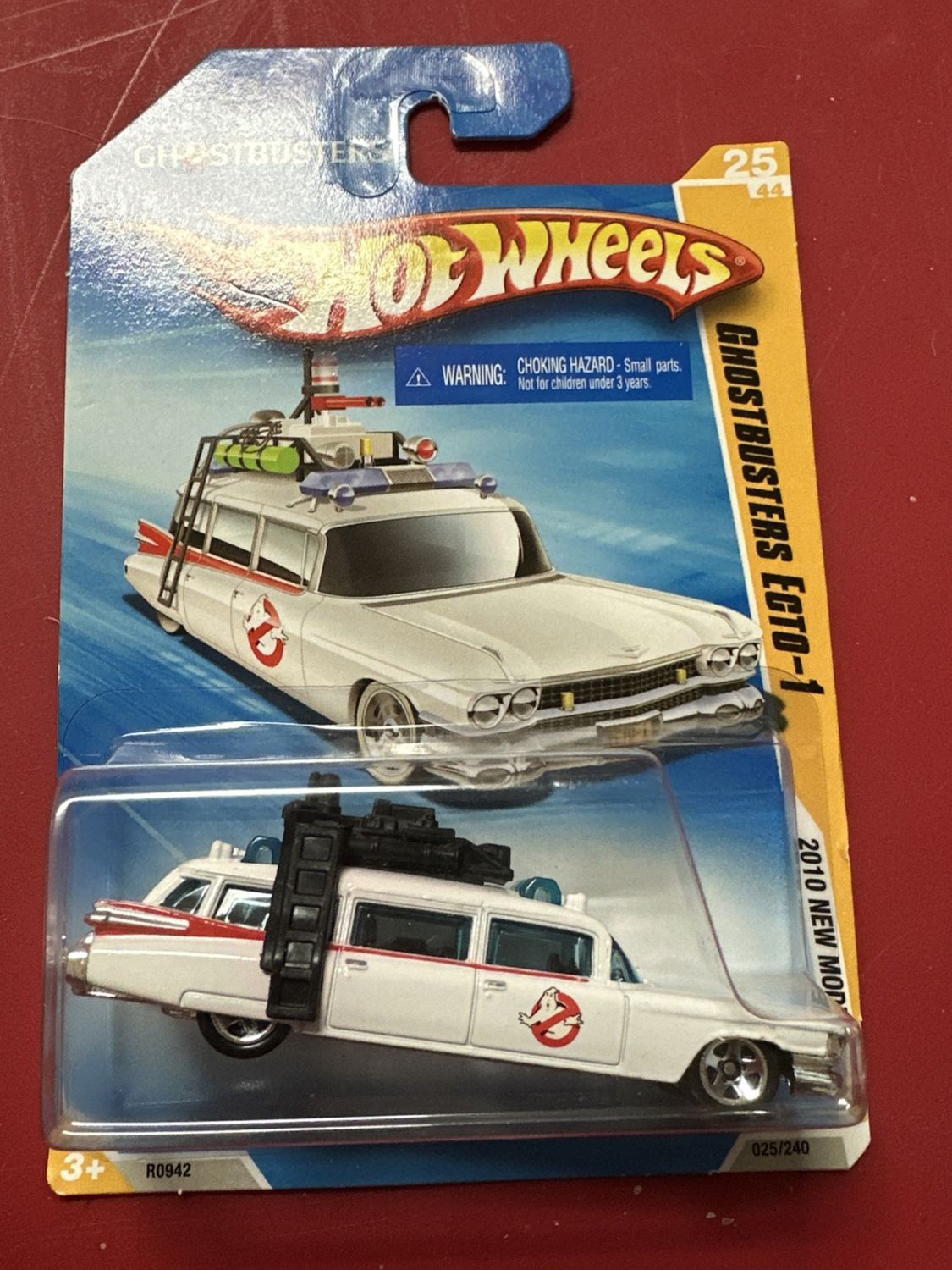 2010 Hot Wheels New Models 25/44 Ghostbusters Ecto-1 White 025/240 in Protector