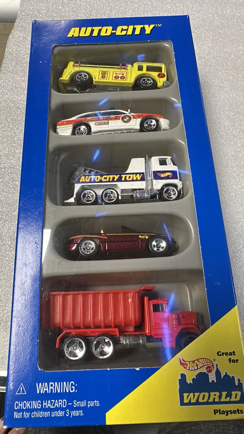 1995 Hot Wheels Auto City 5 Car Gift Pack #15069 1:64 Hot - Sealed - Tow Dump