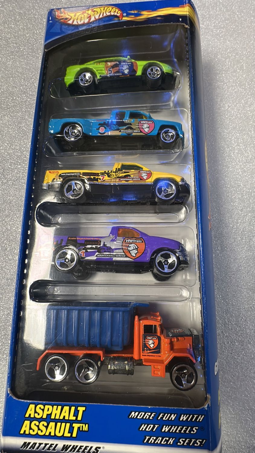 Hot Wheels Asphalt Assault Gift Pack #54459 Mattel 2000 5-Pack