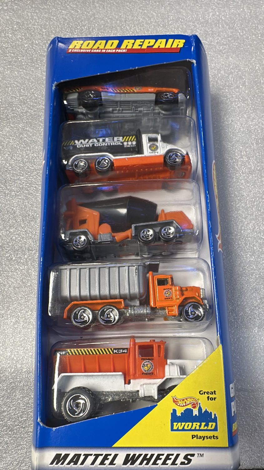 Hot Wheels 5-pack #17460  Road Repair Gift Pack