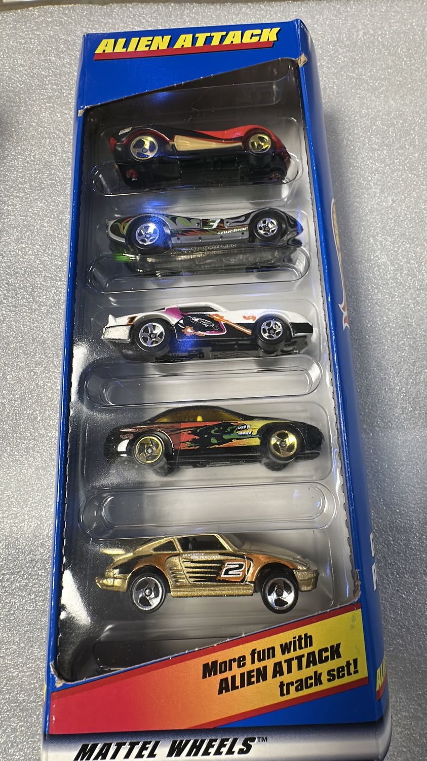 Hot Wheels 1998 Gift Pack Alien Attack #21077