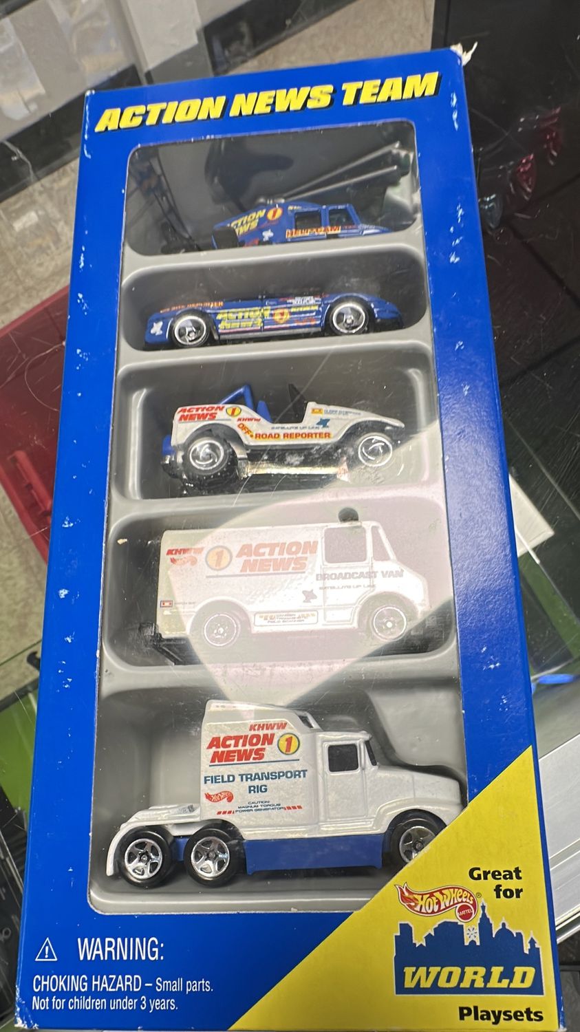 Hot Wheels 5 Pack Gift Pack Action News Team Great For World Playsets 17456