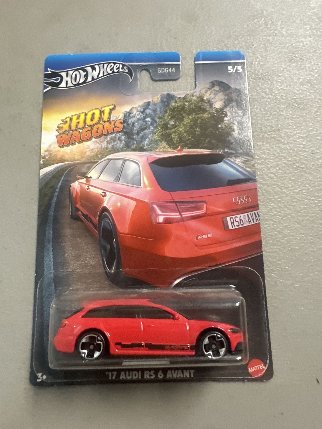 Hot Wheels ‘17 Audi RS6 Avant