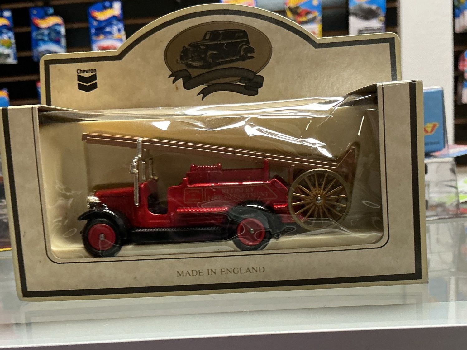 Die-Cast Replica Lledo Days Gone Chevron: Refinery Truck 1934 Dennis Fire Engine