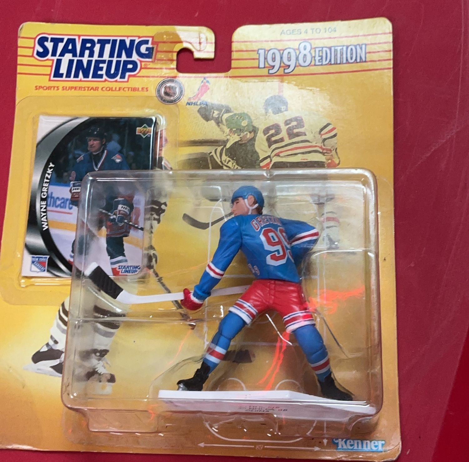 1998 Kenner Starting Lineup action figure of Wayne Gretzky w/ Collectible Card
