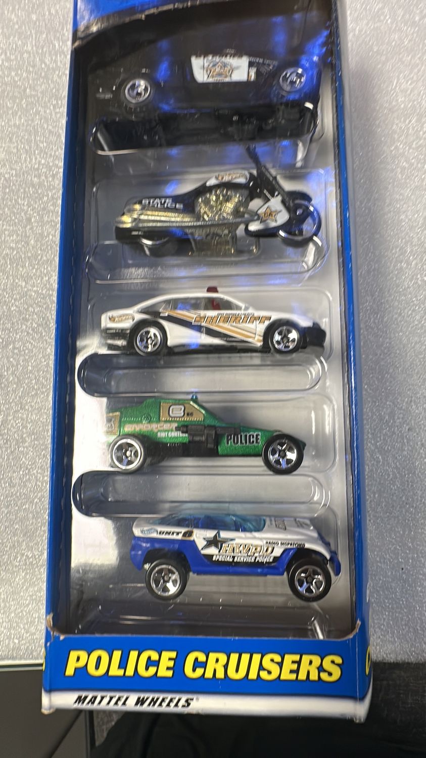 2000 Hot Wheels 5 Car Gift Pack POLICE CRUISERS 50024 NIB ~