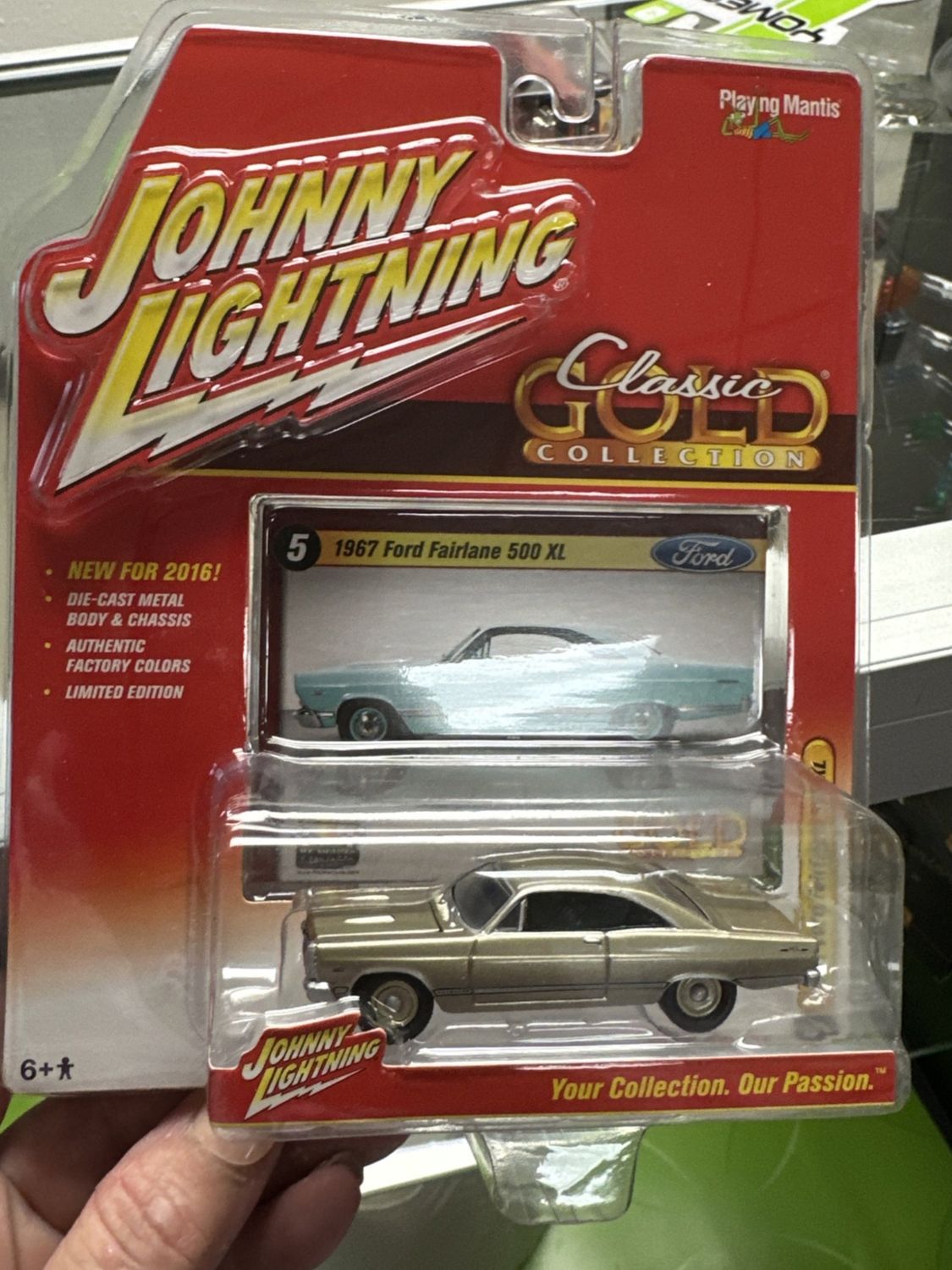 2016 Johnny Lightning Classic Gold 1967 FORD FAIRLANE 500 XL Die Cast 1:64 (A28)
