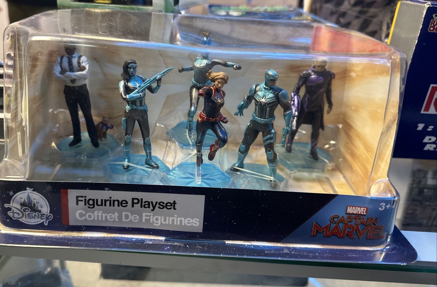 Marvel &amp; Disney Exclusive Featuring CAPTAIN MARVEL 6 Piece Figurine Playset NIB