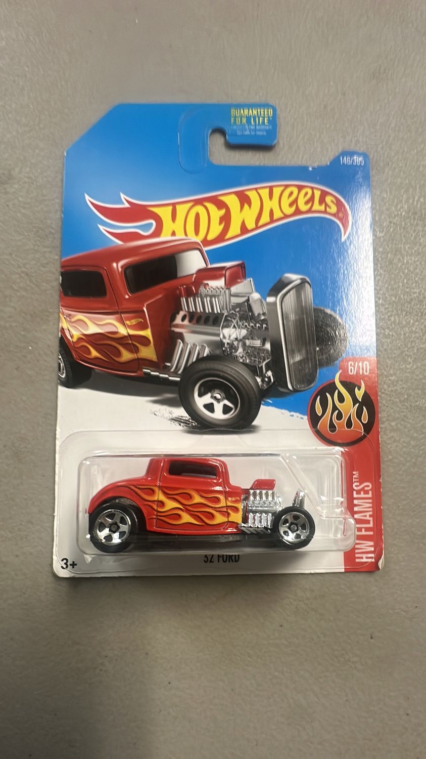 Hot Wheels ‘32 Ford Red Flames