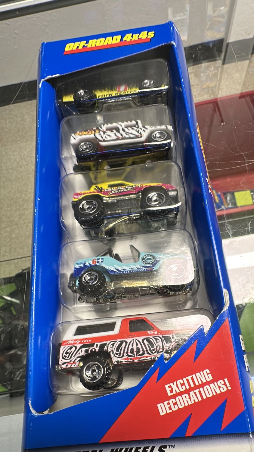 1997 Hot Wheels Gift Pack Off-Road 4x4s 5 Vehicle Gift Set #18830