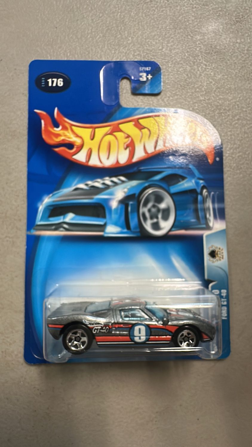 hot Wheels ford gt40 number 9