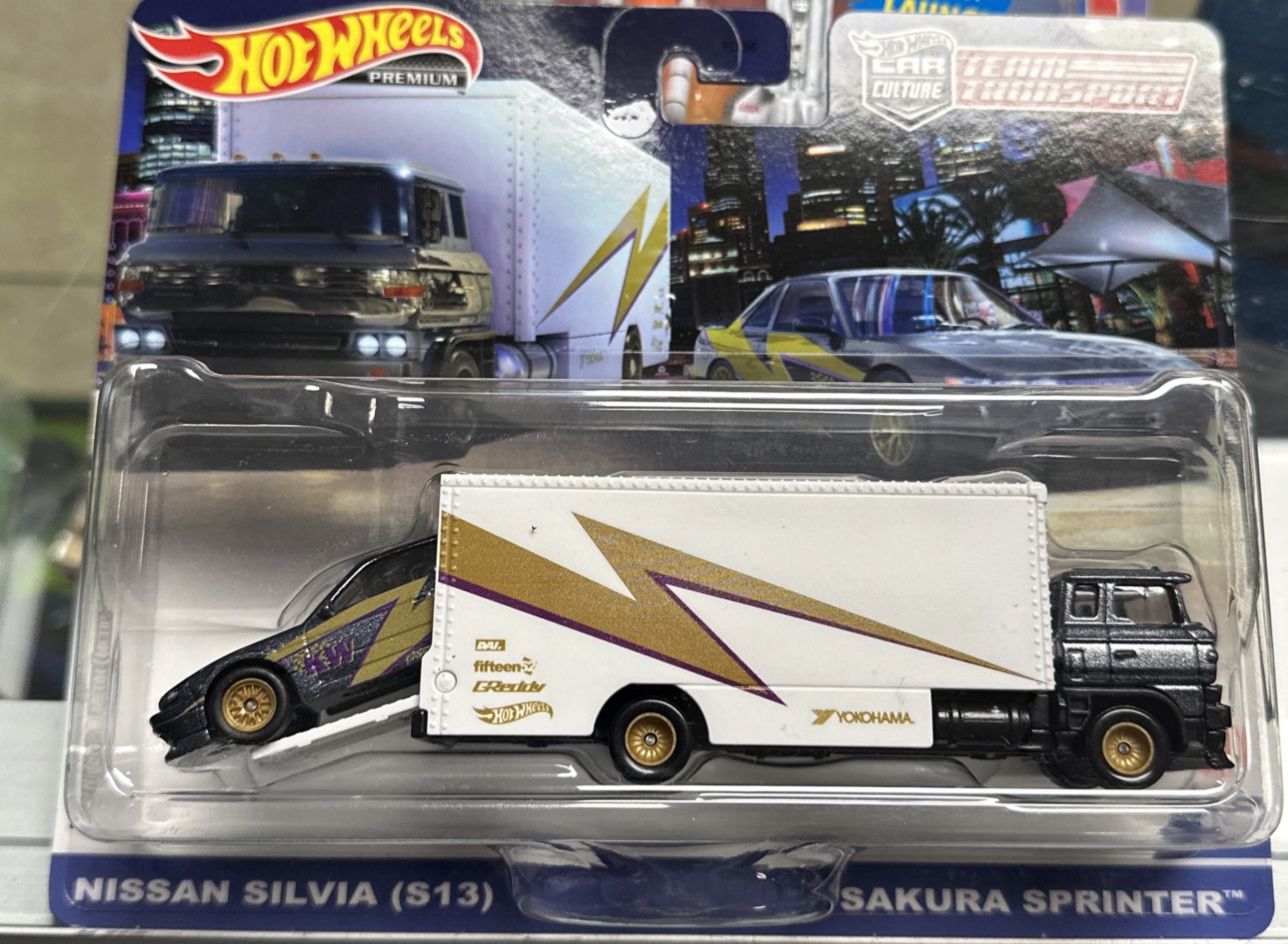 Hot Wheels 2023 Team Transport Nissan Silvia S13 + Sakura Sprinter