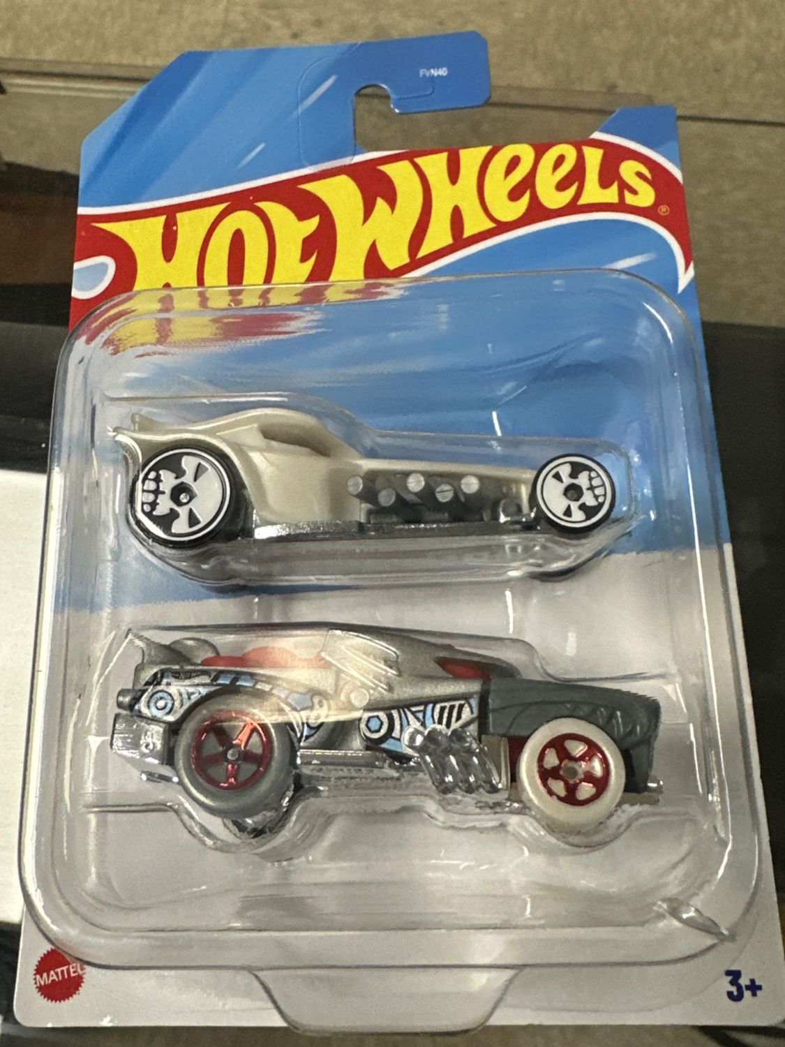 2025 Hot Wheels 2 Pack Ratical Racer/Hotweiler  new
