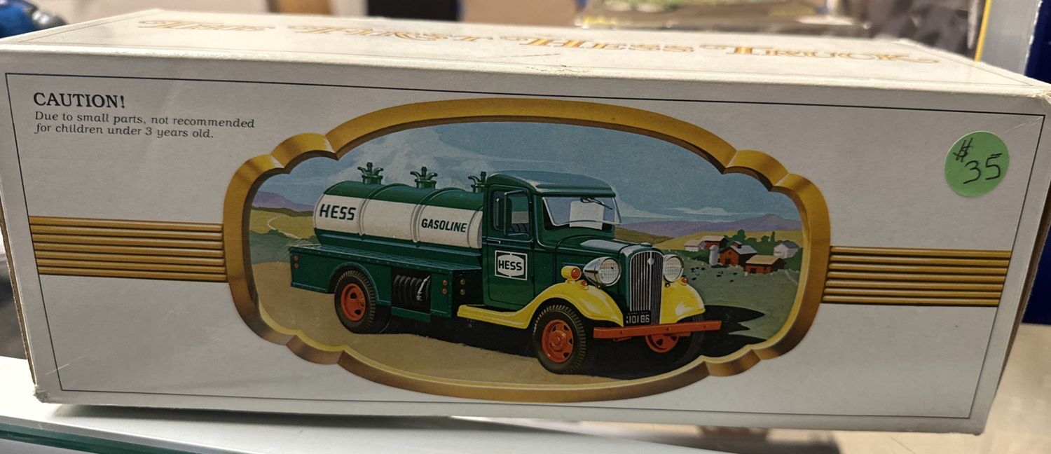 THE FIRST HESS TRUCK TOY BY HESS COMPANY ORIGINAL PACKAGING VINTAGE 1982