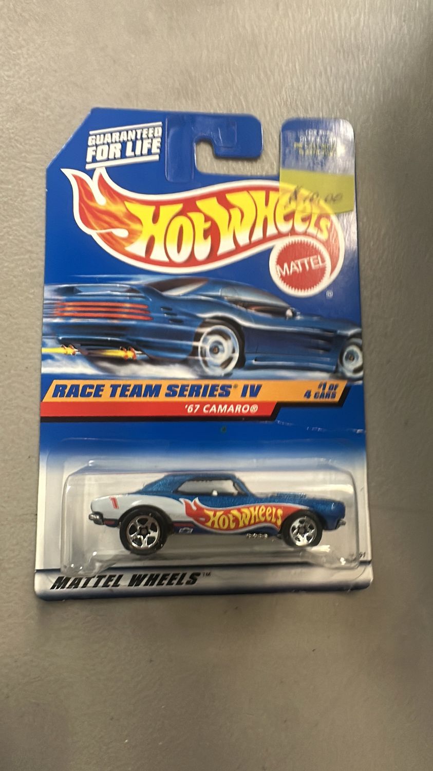 Hot Wheels ‘67 Camaro Race Team