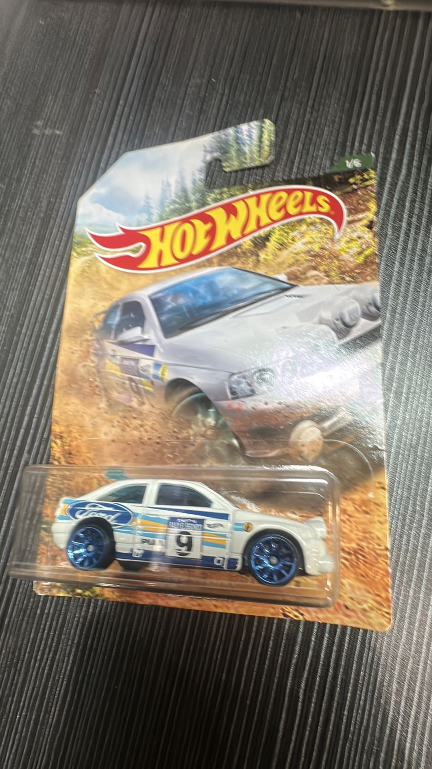 Hot Wheels Ford Escort Dirt Series
