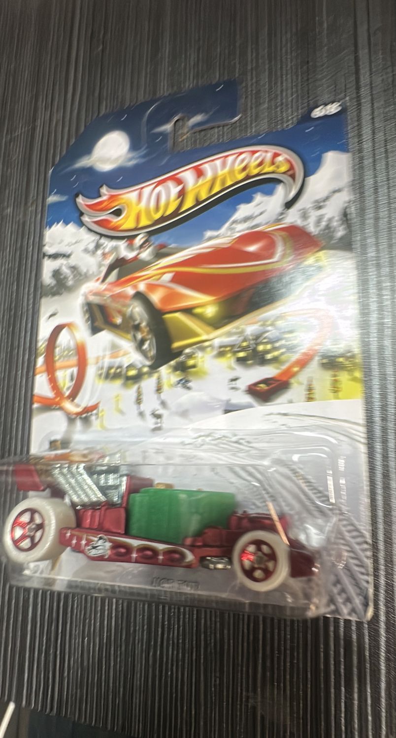 Hot Wheels Hot Tub 6/8 Christmas