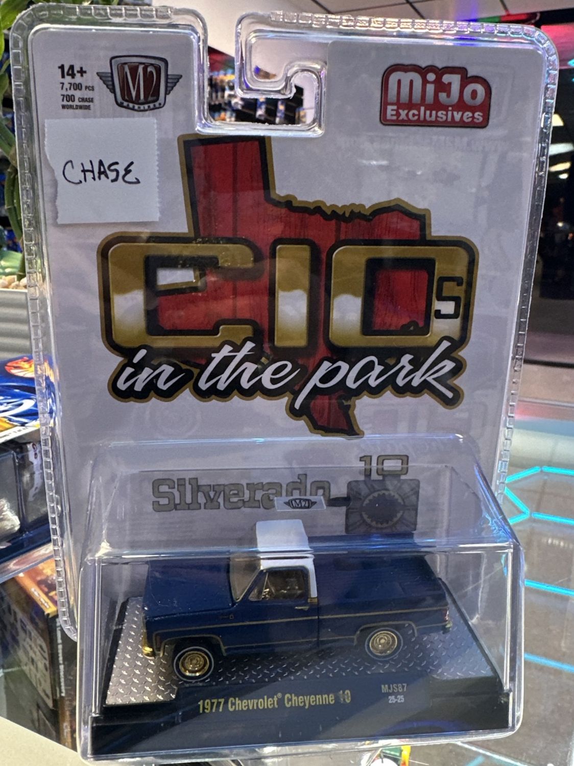 M2 1977 Chevrolet Cheyenne 10 Blue C10s In The Park 31500-MJS87 1/64 CHASE NEW