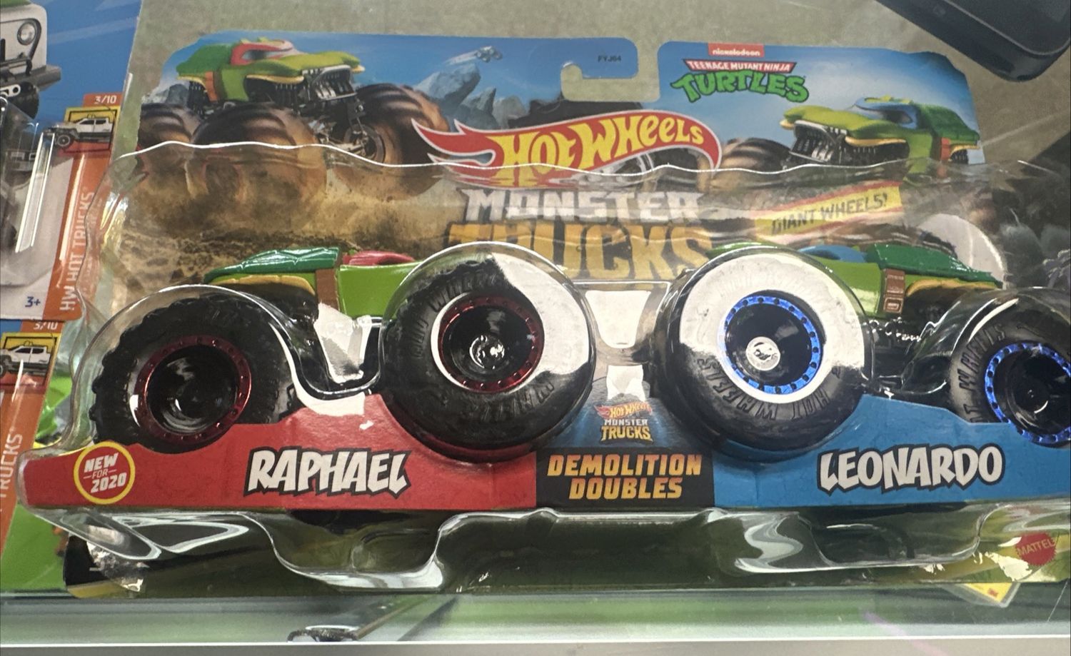 Hot Wheels Monster Truck Raphael vs Leonardo Turtles