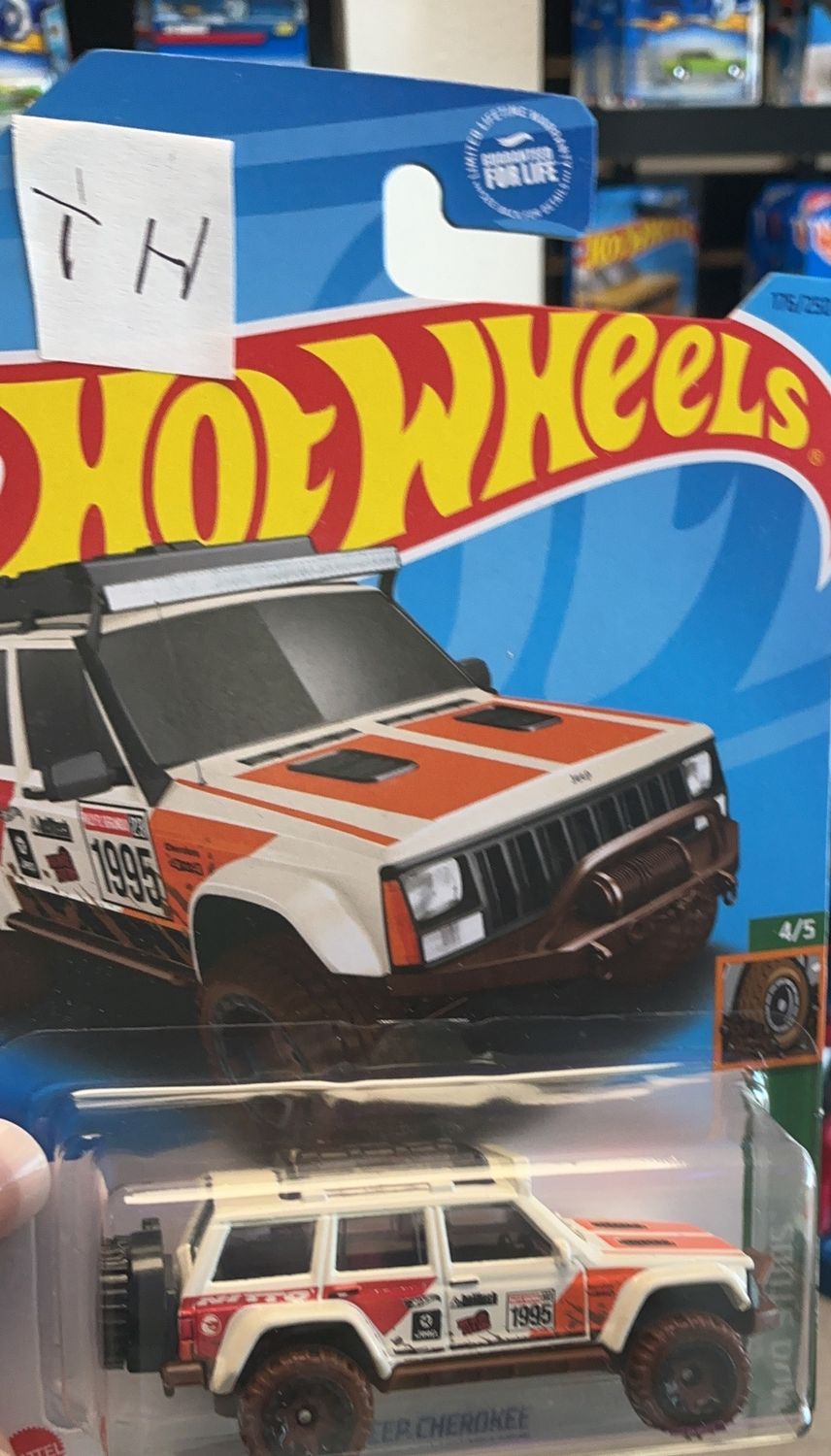 2023 Hot Wheels Treasure Hunt #176 Mud Studs 4/5 '95 JEEP CHEROKEE White