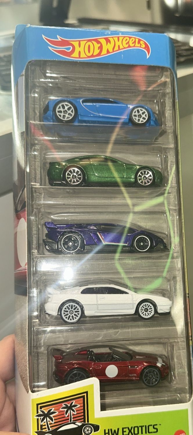 Hotwheels 5 Pack Exotics- *BUGATTI CHIRON* *Lamborghini Veneno*