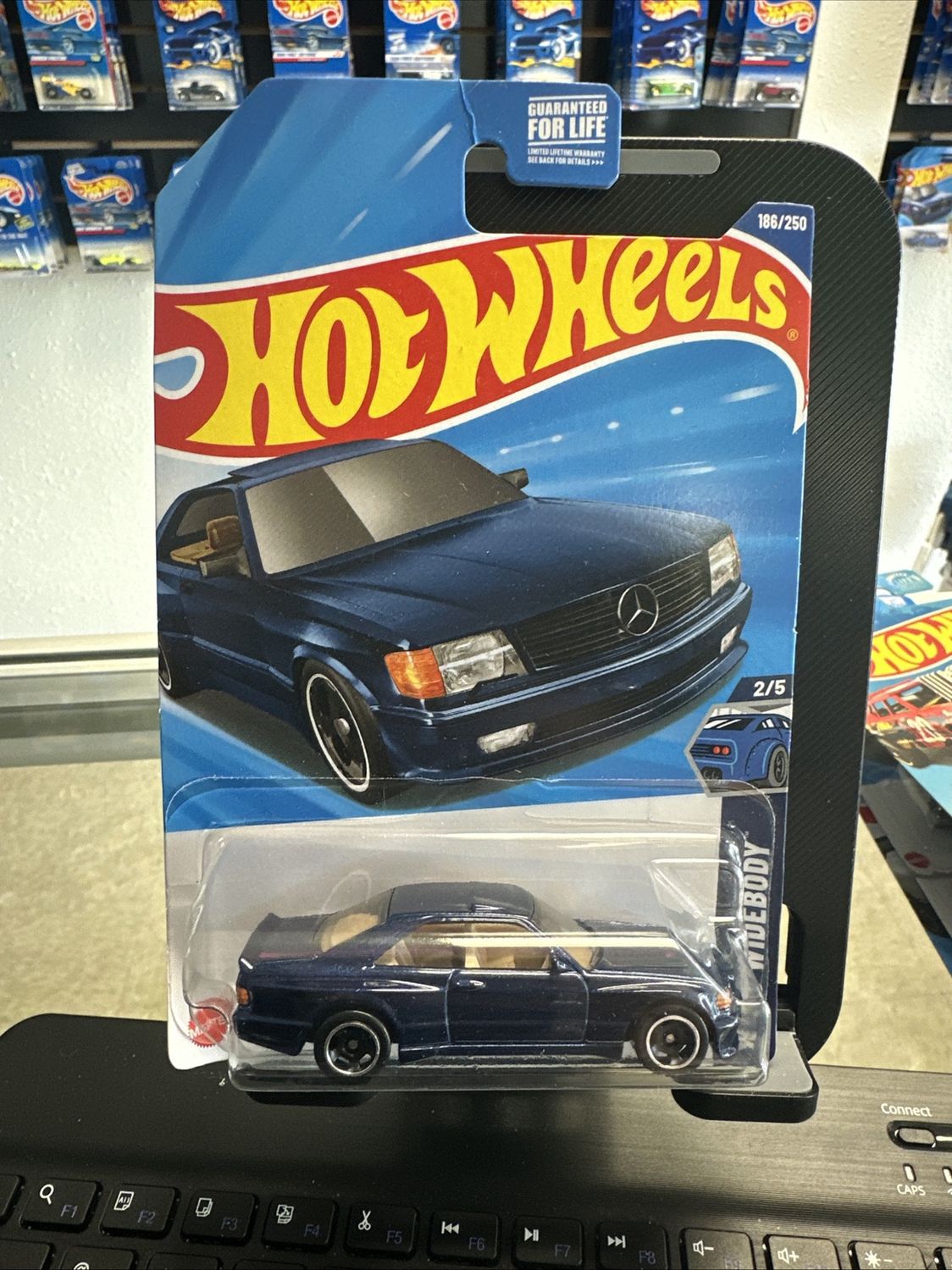 89. Mercedes-Benz 560 SEC .