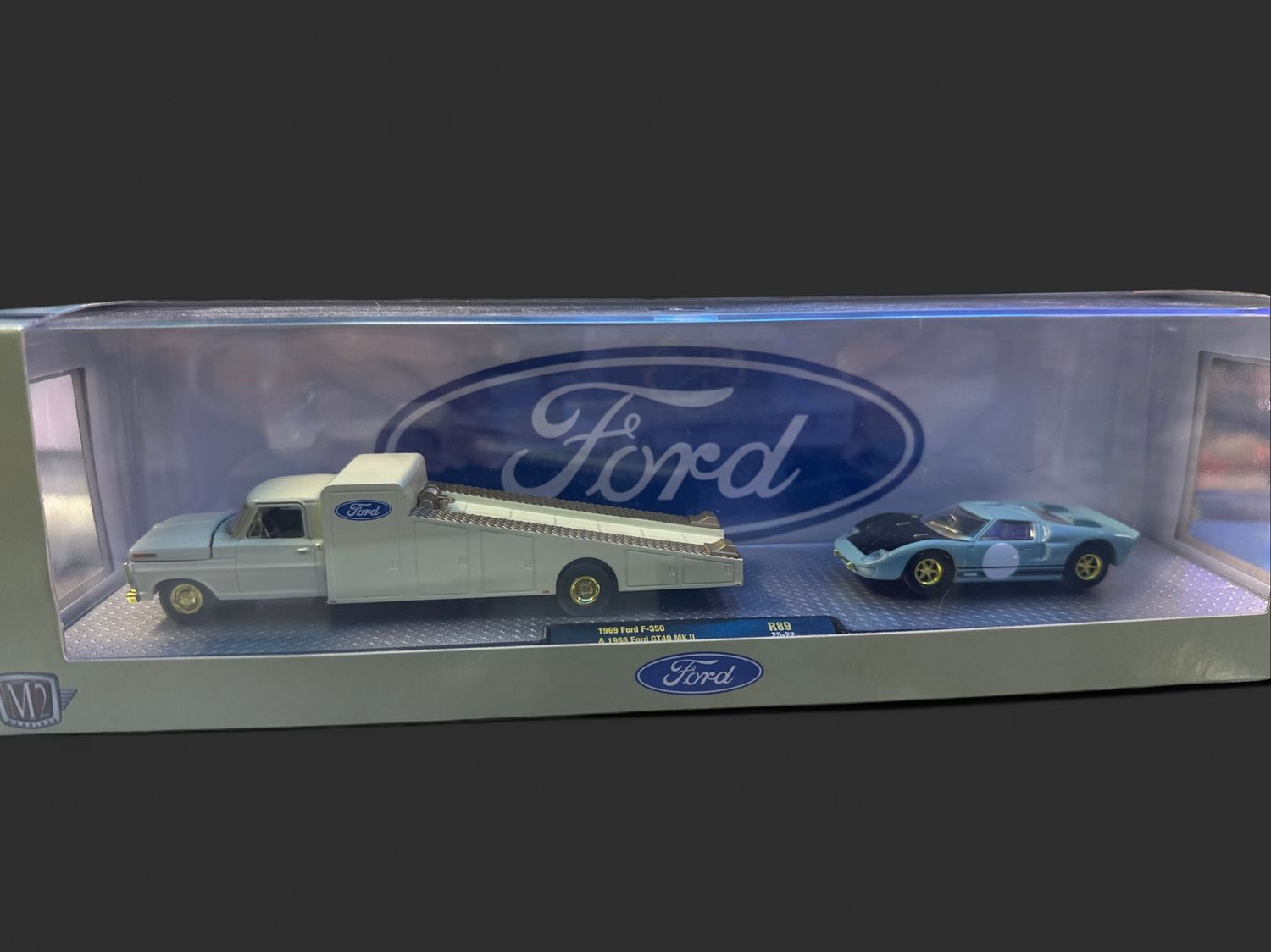 M2 Machines Auto Haulers 1969 Ford F350, 1966 Ford GT40 MK 2, CHASE
